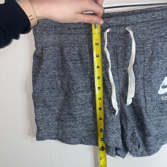 🦋Adorable Grey Nike shorts! - Picture 5 of 9